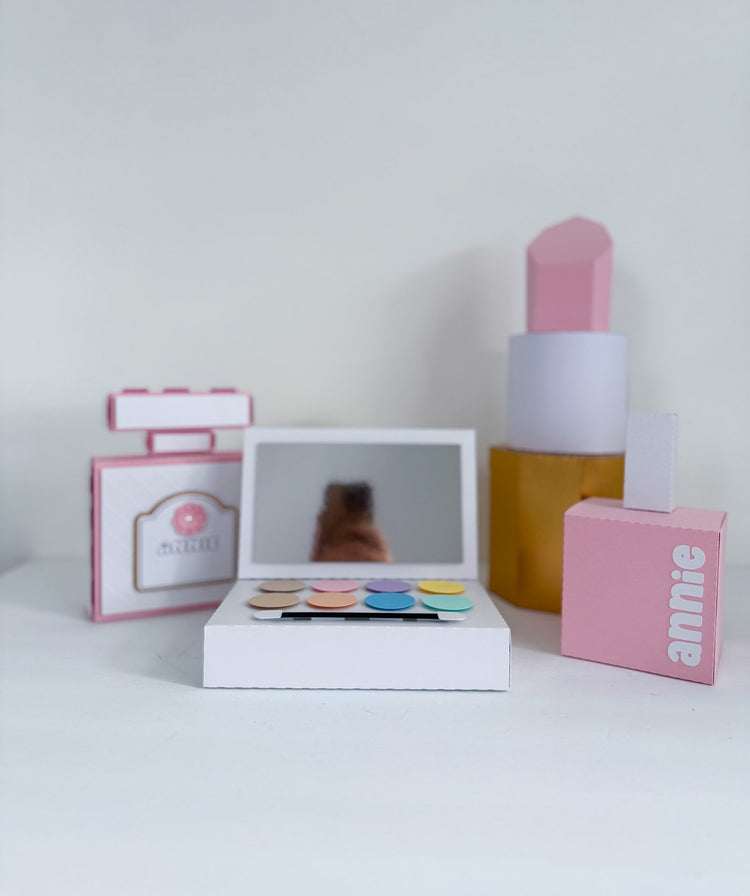 Custom Centerpiece - Make-Up Set