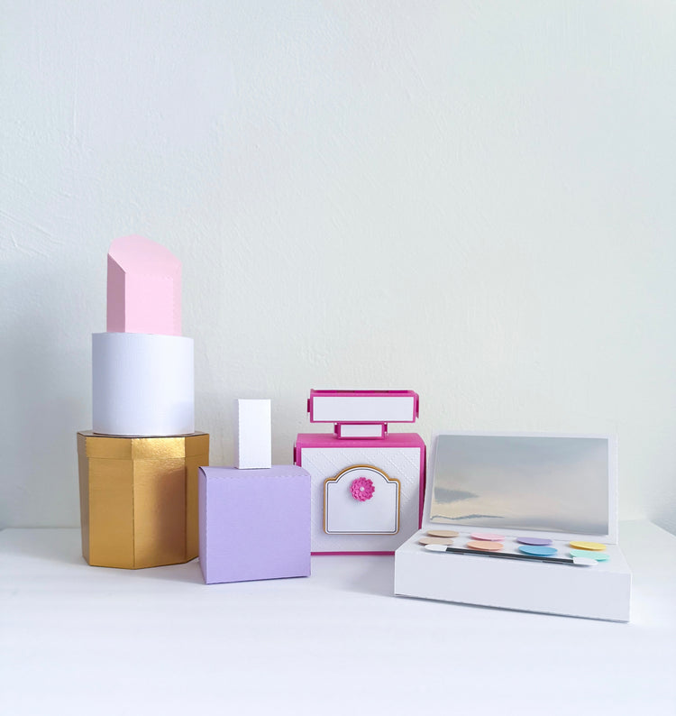 Custom Centerpiece - Make-Up Set