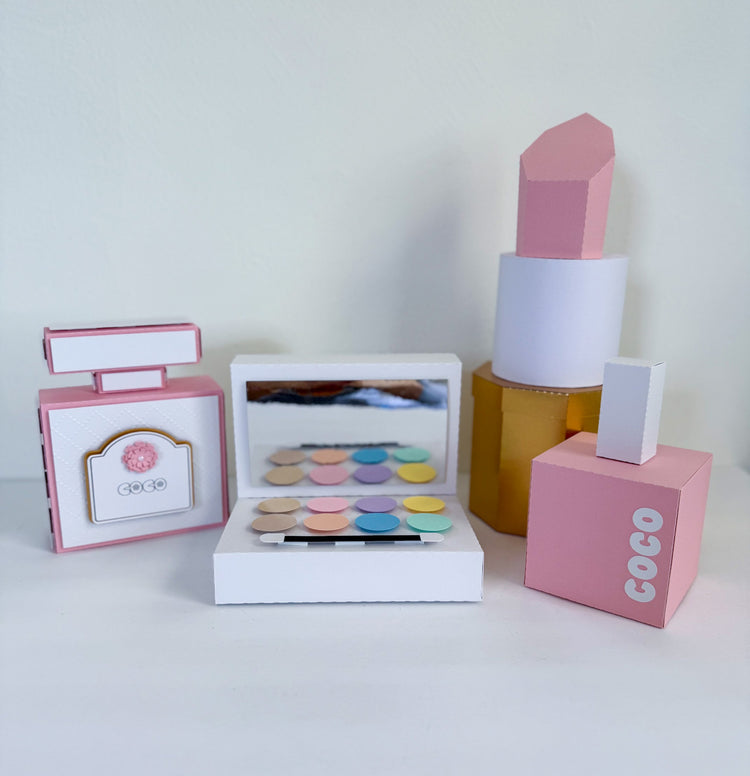 Custom Centerpiece - Make-Up Set