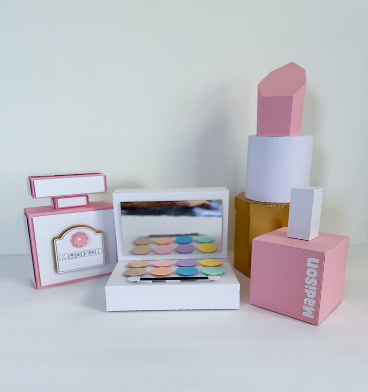 Custom Centerpiece - Make-Up Set