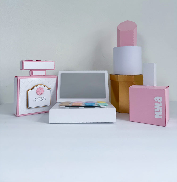 Custom Centerpiece - Make-Up Set